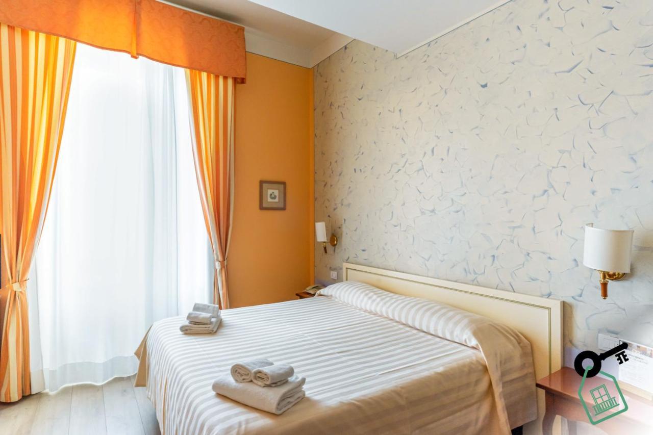 Hotel Rooms Lago Maggiore Verbania Exterior photo