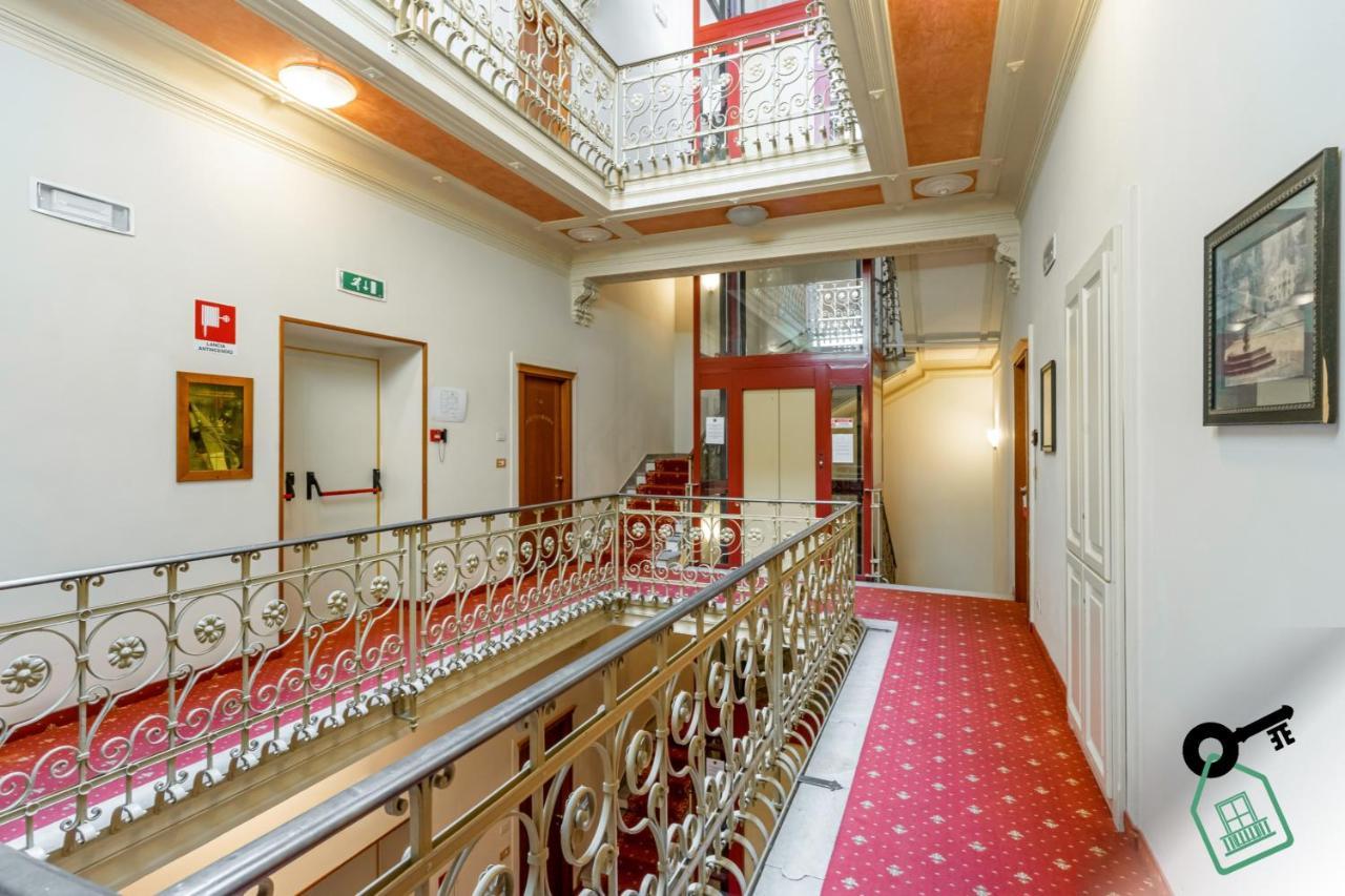 Hotel Rooms Lago Maggiore Verbania Exterior photo